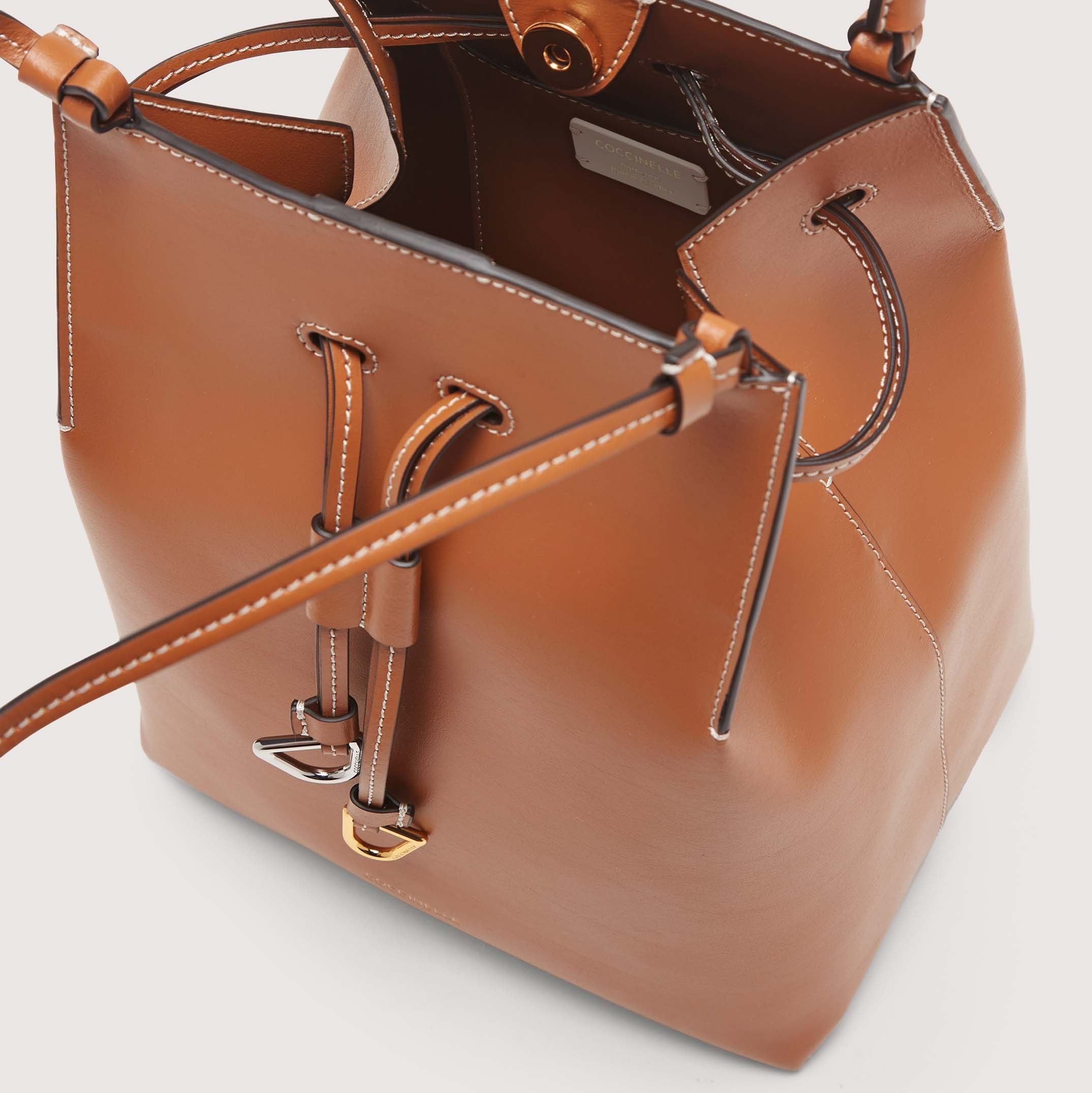 Coccinelle Roundabout Cowhide Medium Cuir Handbag