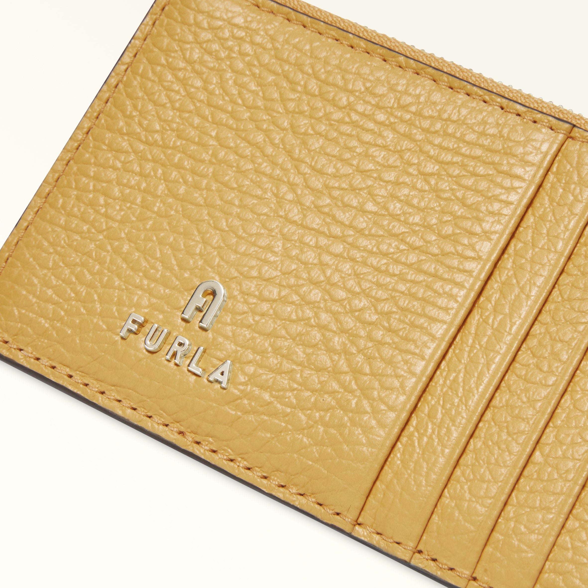 Furla Camelia Card Case Crema Medium