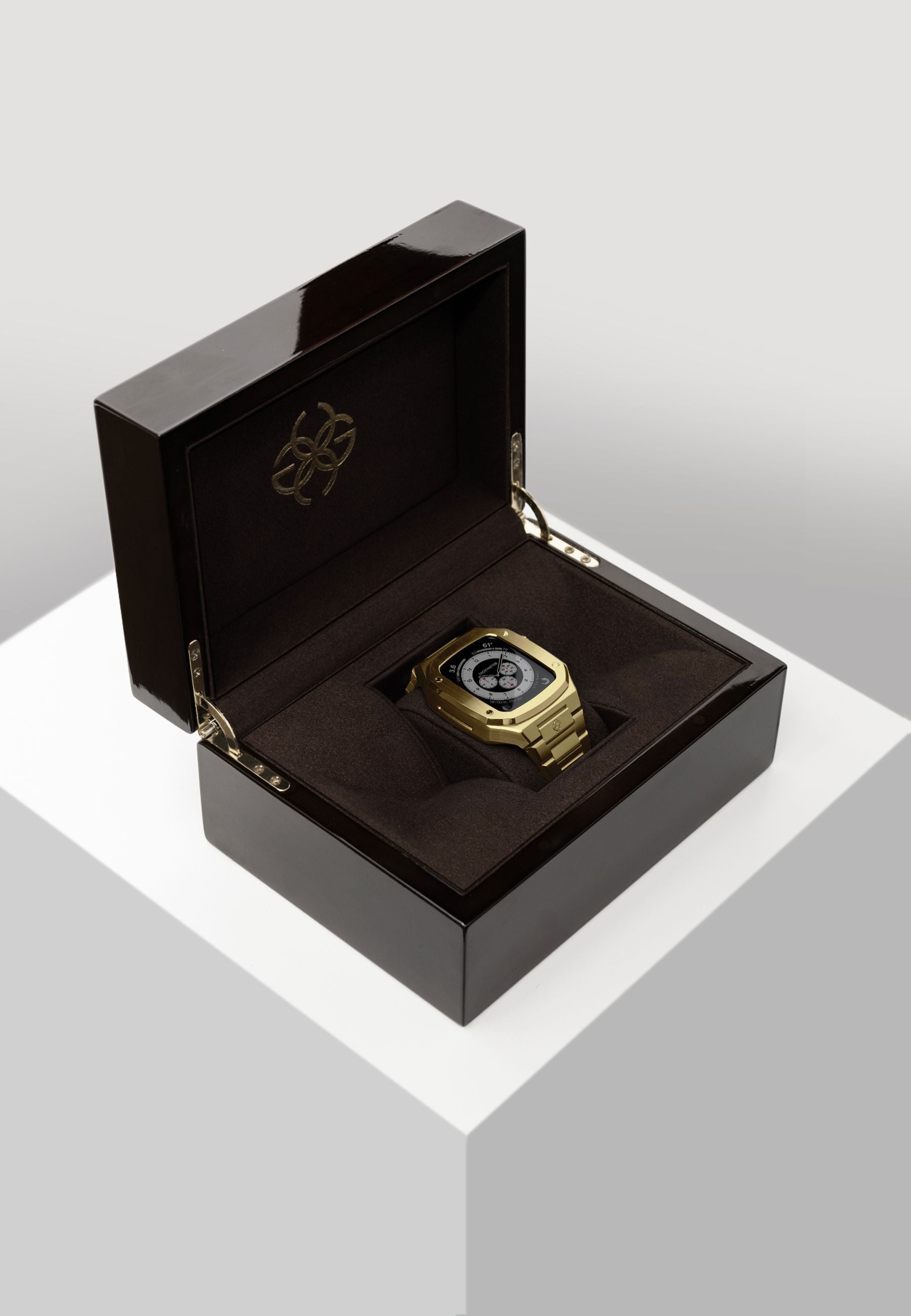 Golden Concept Apple Watch Case Series 6 Gold 44mm