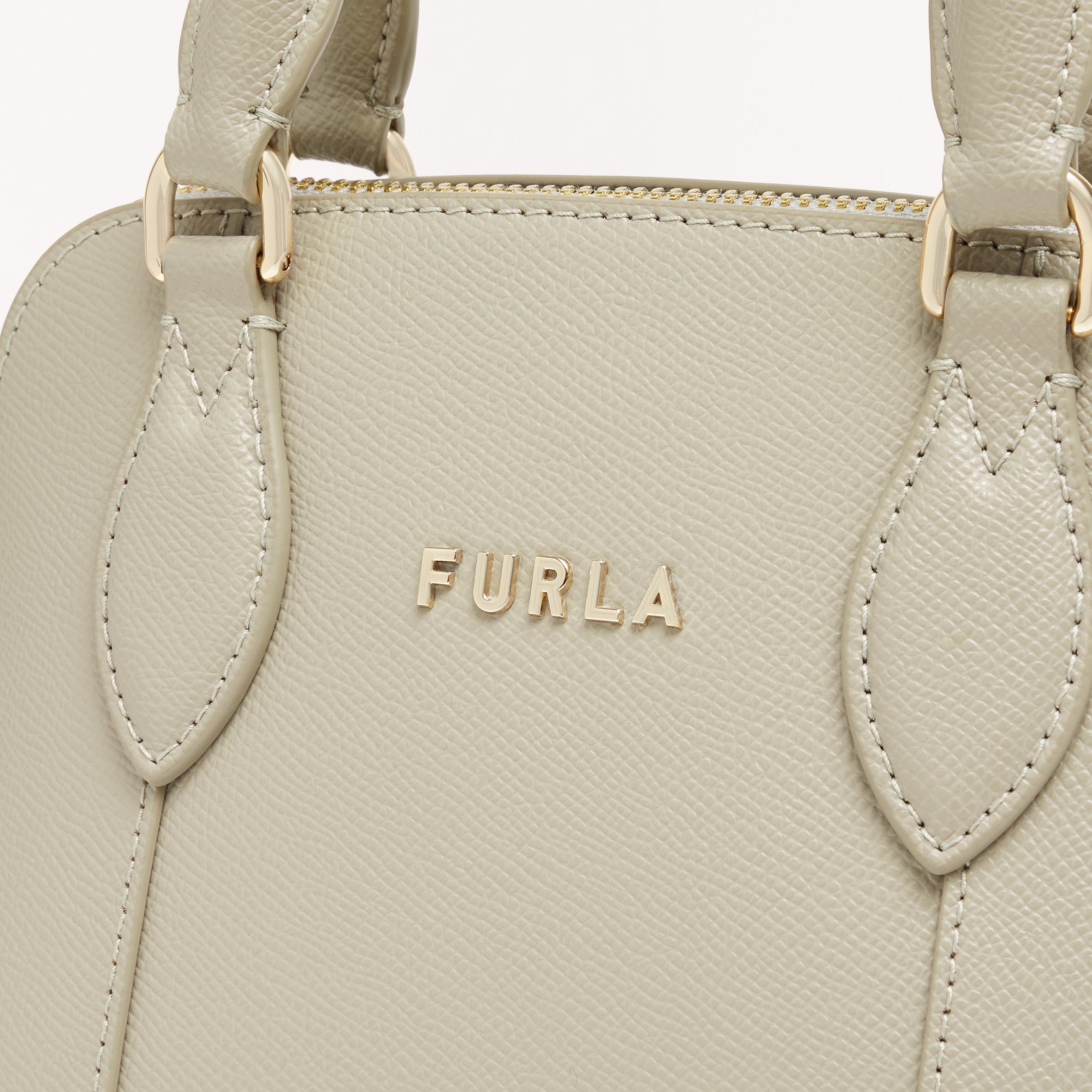 Furla Vittoria Dome Bag Marmo c S WB00539BX0306M7Y001007