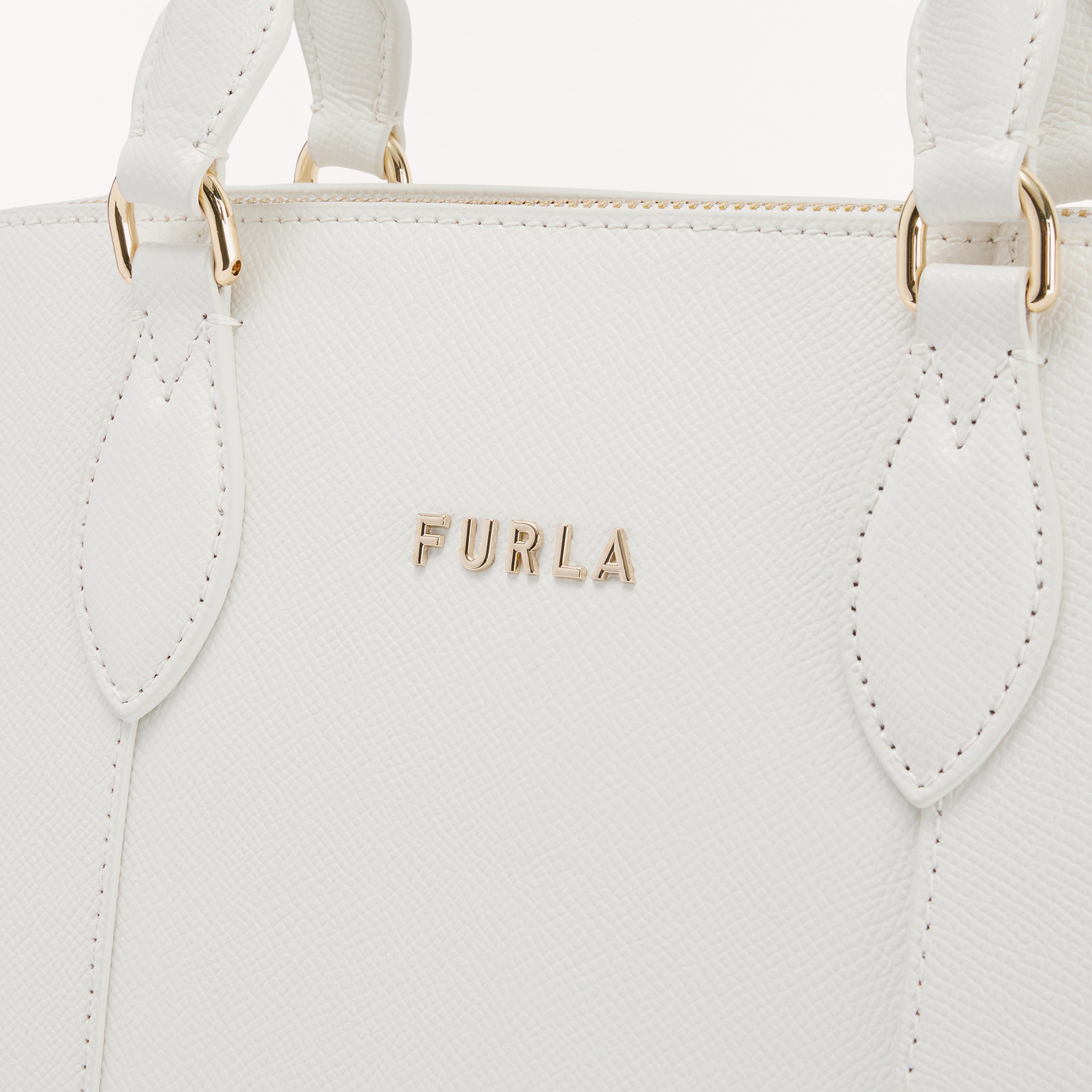 Furla Vittoria Dome Bag Talco h M WB00486BX030601B001007