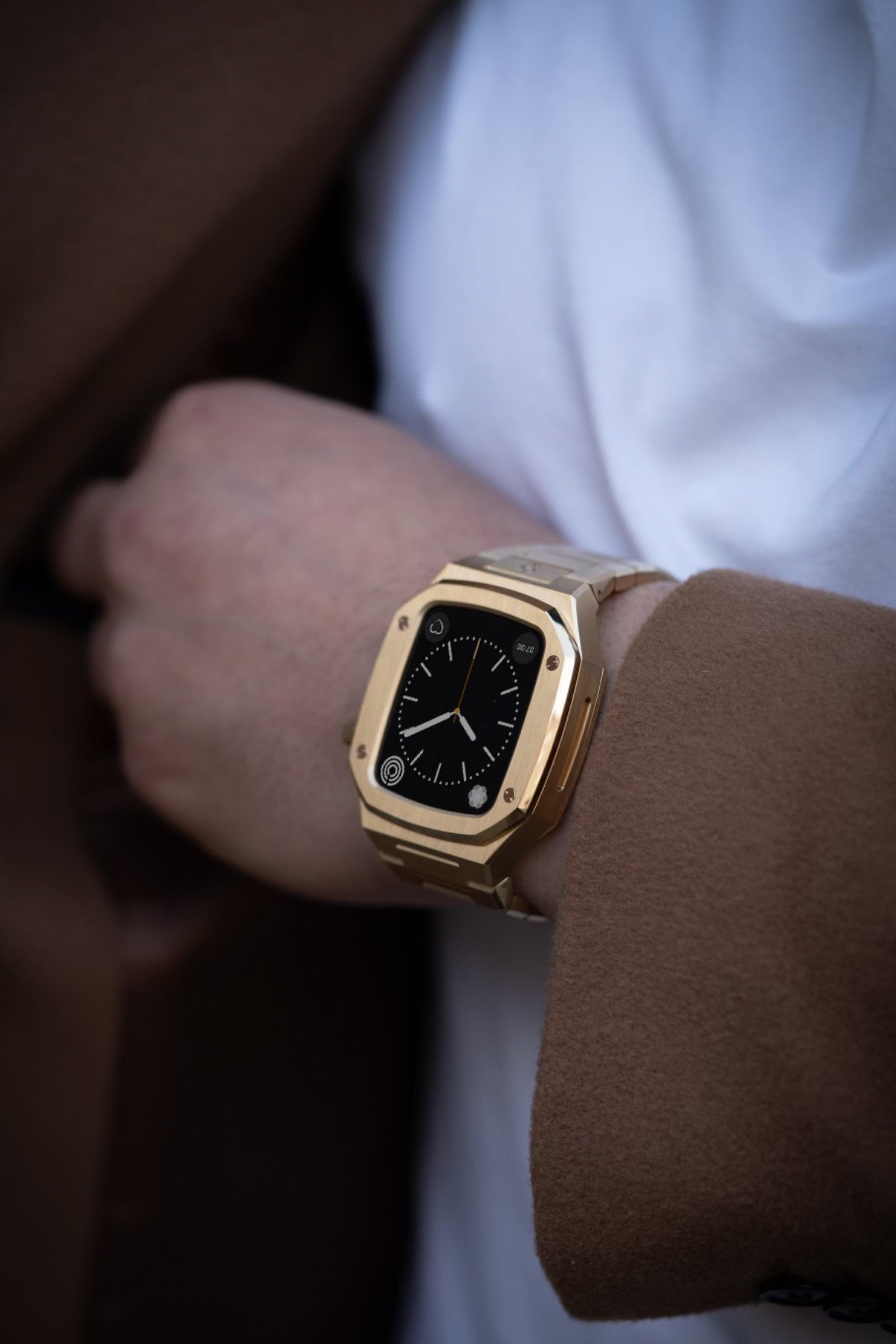 Golden Concept Apple Watch Case EV44-
